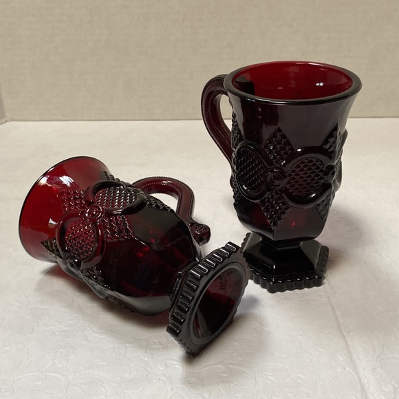 Avon Vintage Cape Cod coffee mugs. Set of 2. Ruby red. Beautiful detail. - Picture 9 of 9